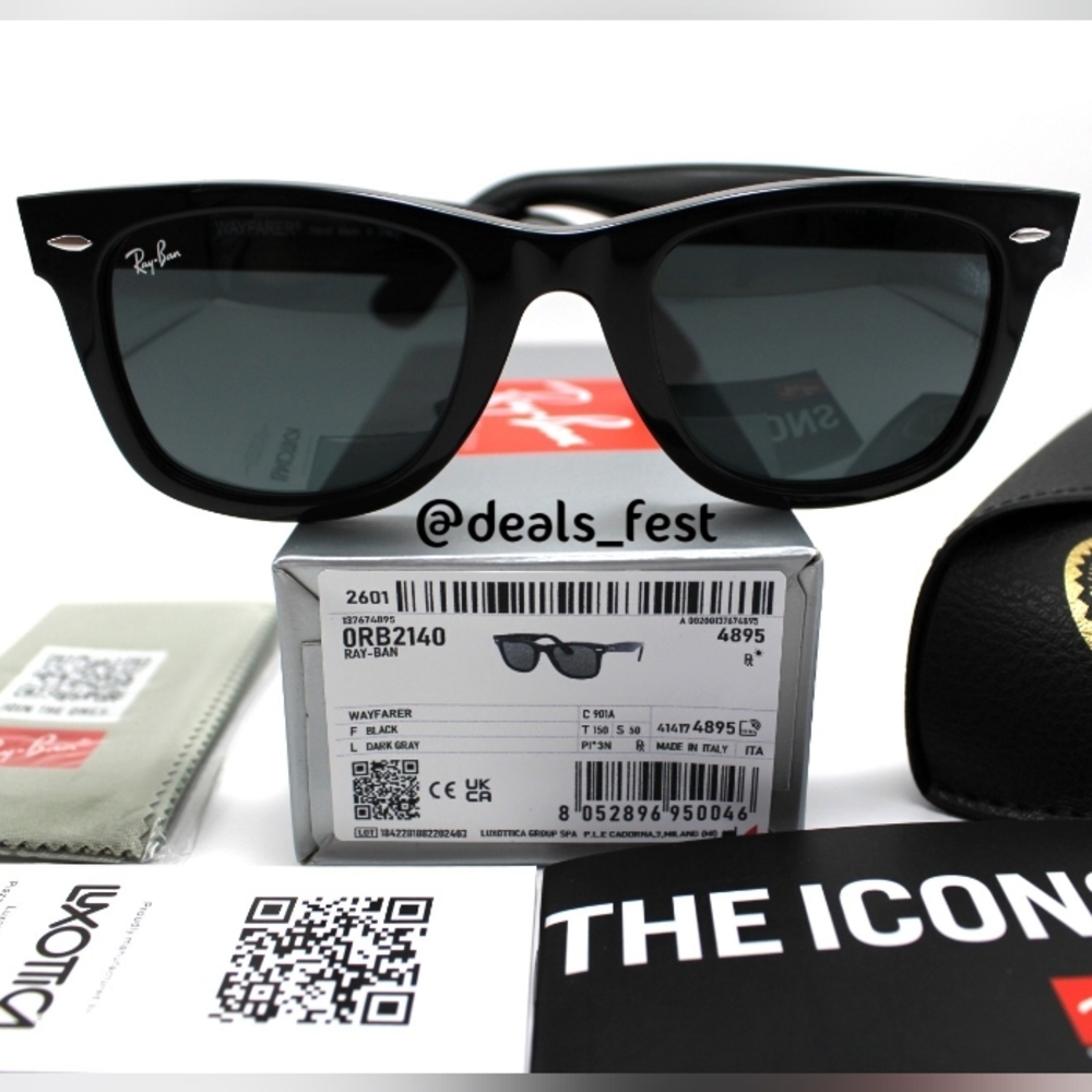 Model Display Ray-Ban Wayfarer Black RB2140 Classic